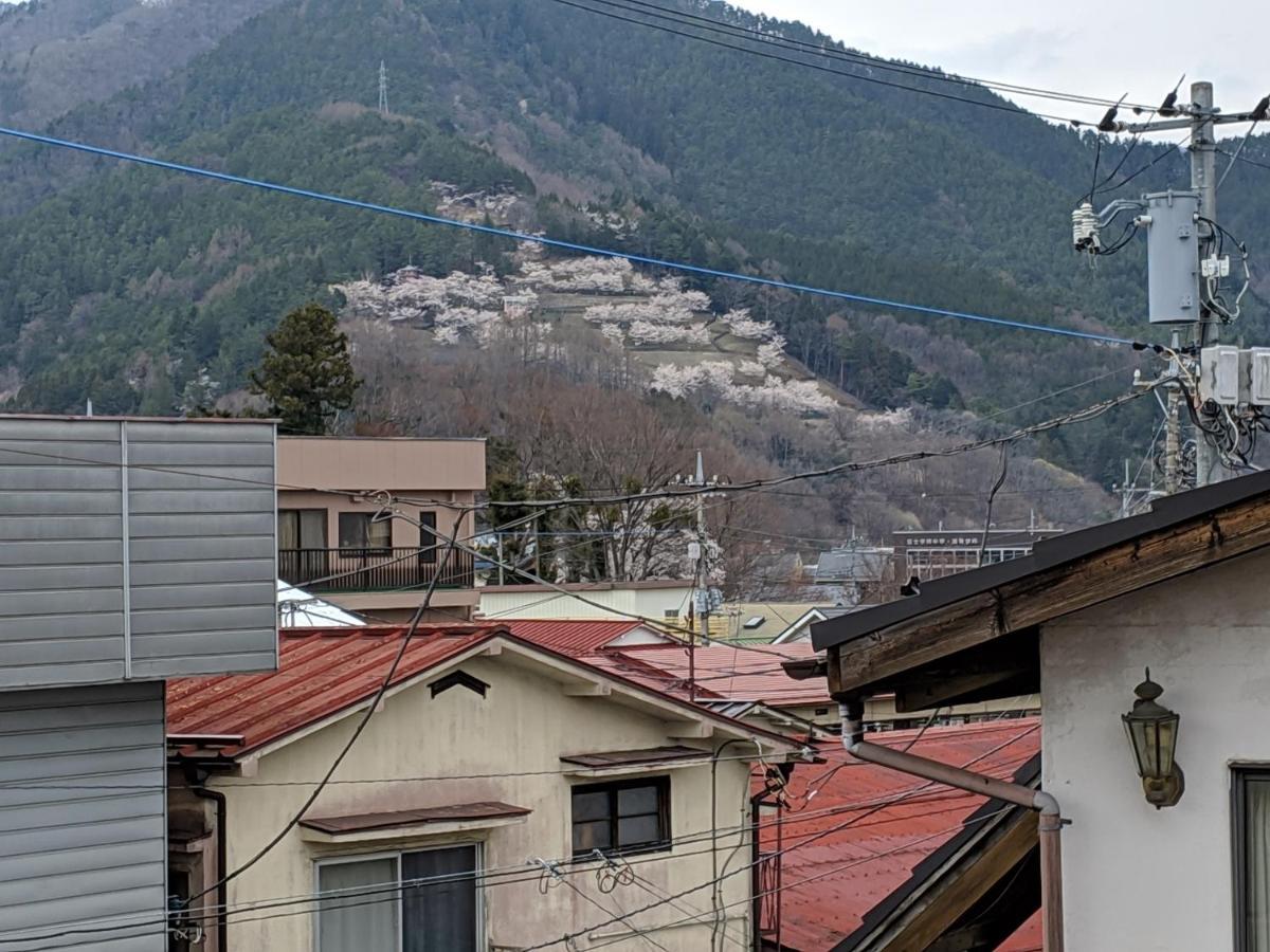 街のホテル Fujiyoshida Eksteriør billede